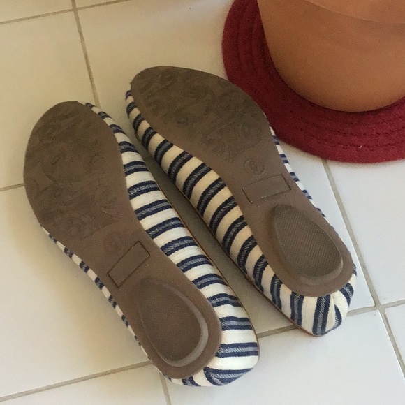 ‘Merona’ Striped Carefree Flats - Picture 5 of 6